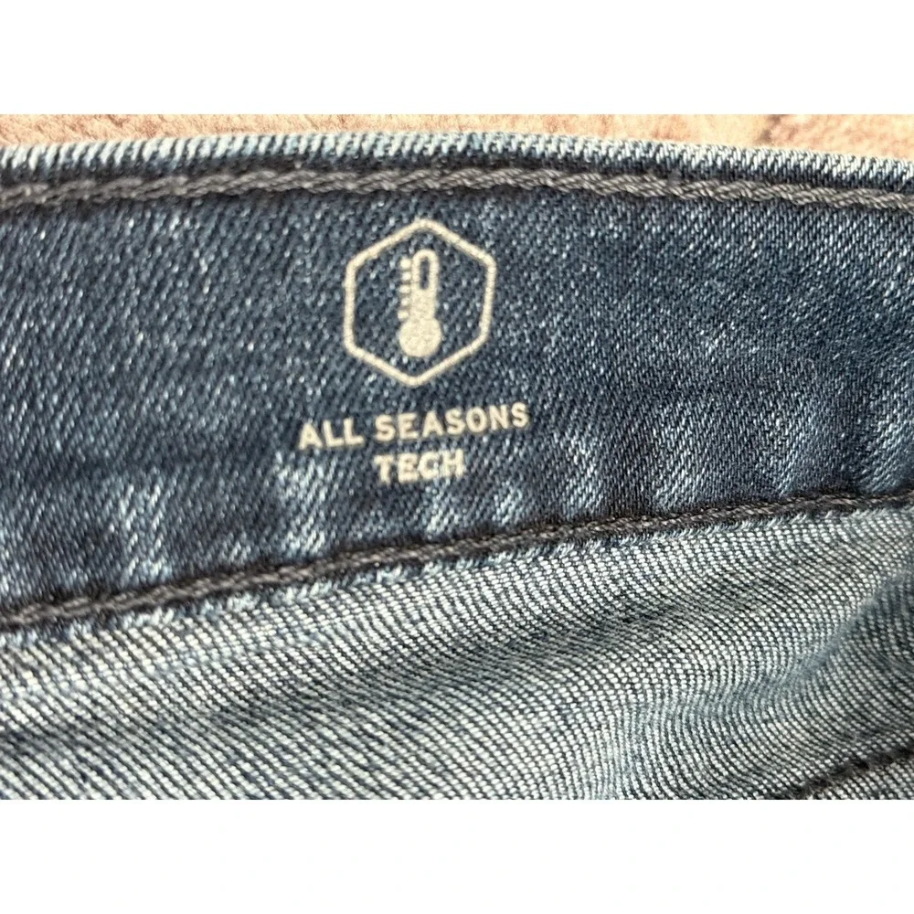 Levi's 502 Regular Taper Fit Jeans Men's 38x31 Dark Indigo Wash All Seasons Tech